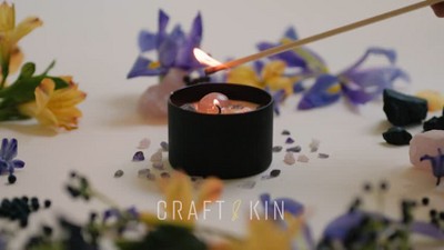 Patchouli & Amber Scented Soy Candle in Frosted Jar