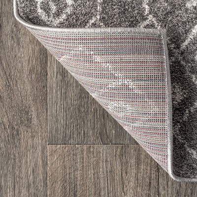 Ziri 4' x 6' Grey and Cream Synthetic Moroccan Area Rug