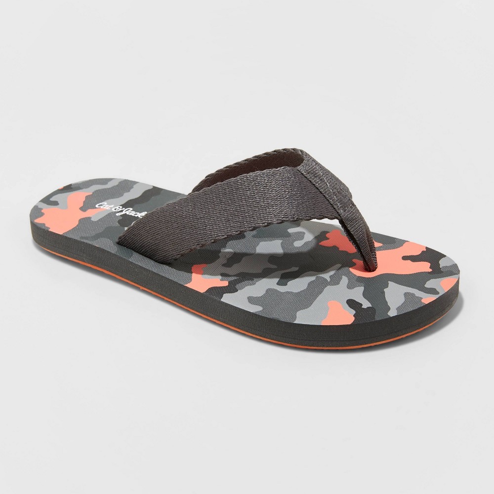 Boys' Cal Slip-On Thong Sandals - Cat & Jack Gray Camo XL