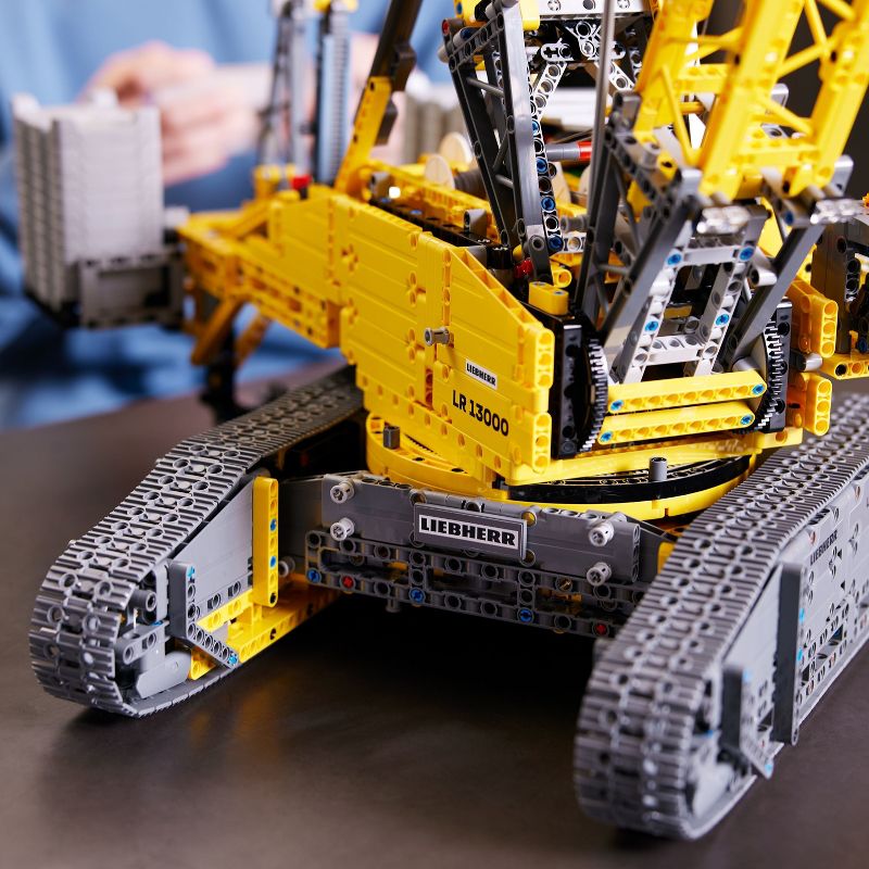 LEGO Technic Liebherr Crawler Crane LR 13000 Building Kit 42146, 5 of 8
