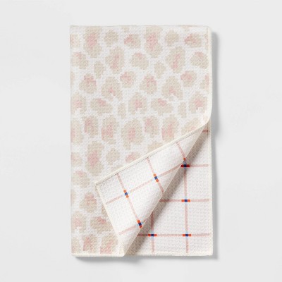 Quick Dry Reversible Hand Towel - Room Essentials™