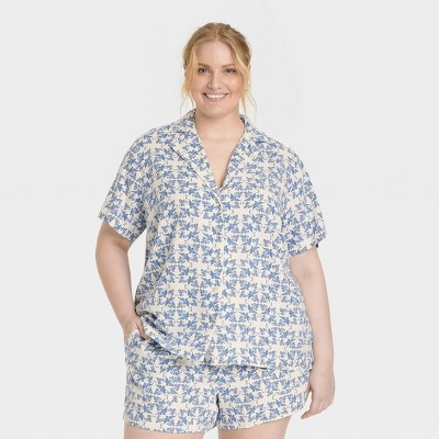 Women's Short Sleeve Collared Linen Button-Down Shirt - Universal Thread™