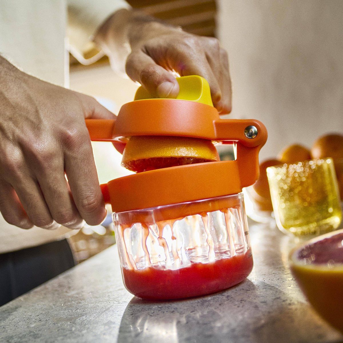 Joseph Joseph Juice Max Plus Dual Action Citrus Press with Measuring Cup - thumbnail 2