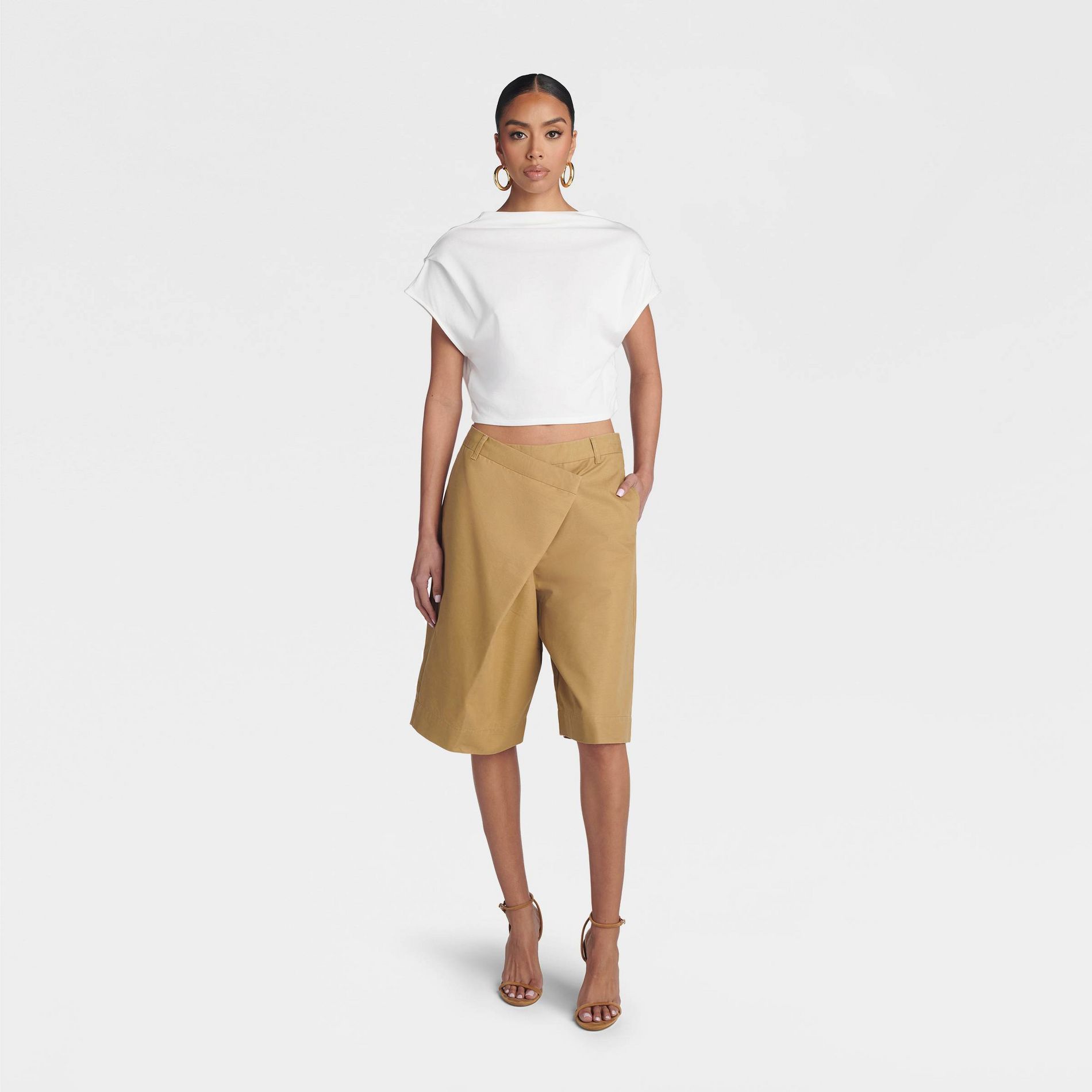 KBB by KAHLANA Women's Cropped 'The Back Twist T-Shirt' - White