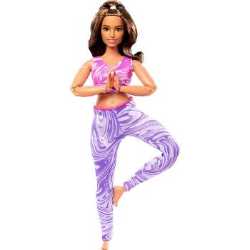  Barbie Made to Move Posable Doll in Green Color-Blocked Top and  Yoga Leggings, Flexible with Brown Hair ( Exclusive) : Toys & Games