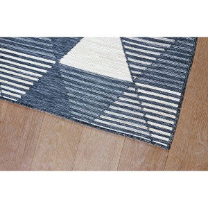 Obeetee Plaza Triangles Woven Indoor/Outdoor Area Rug - 1 of 4