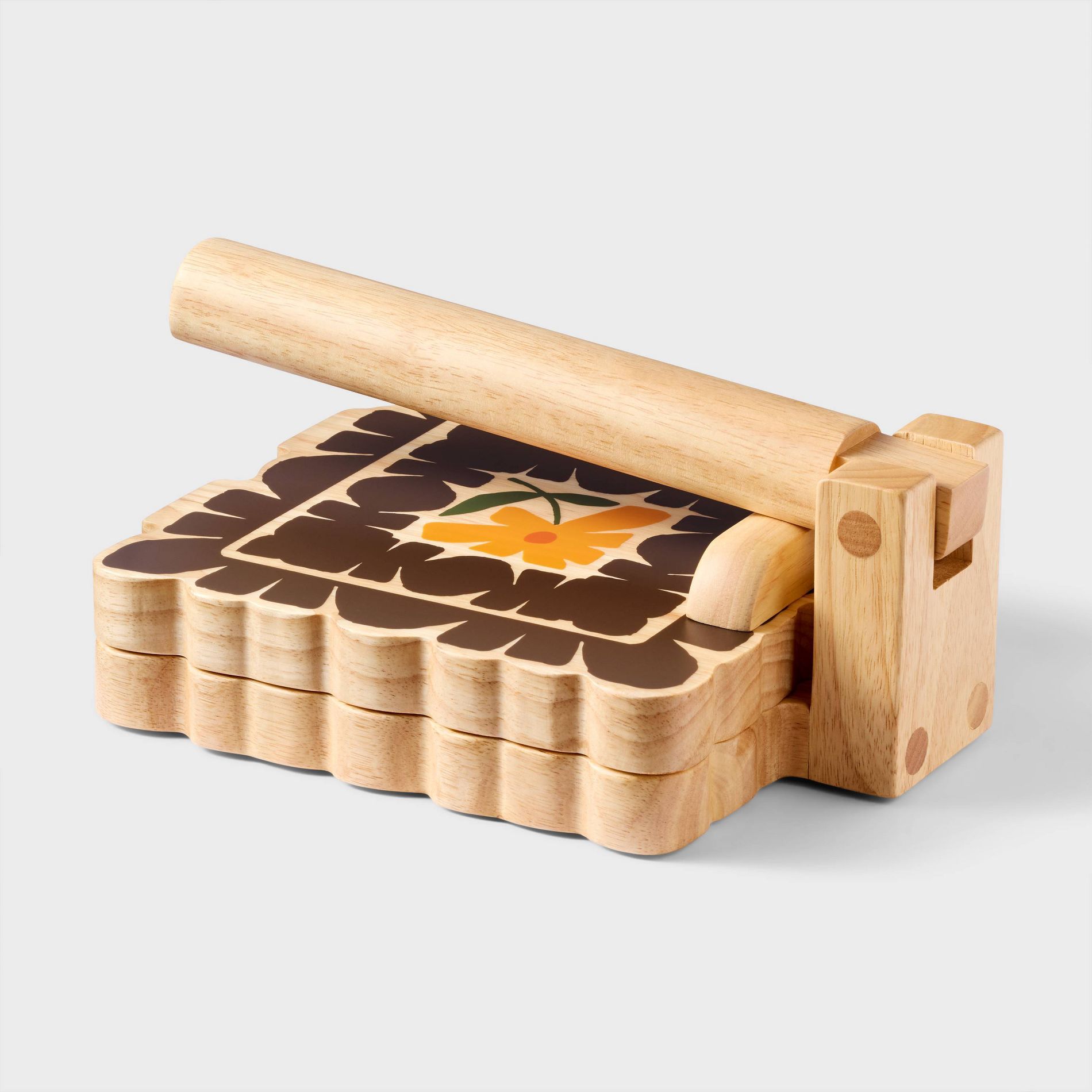 Latino Heritage Month 8" Scalloped Tortilla Press Varnish/Silkscreen