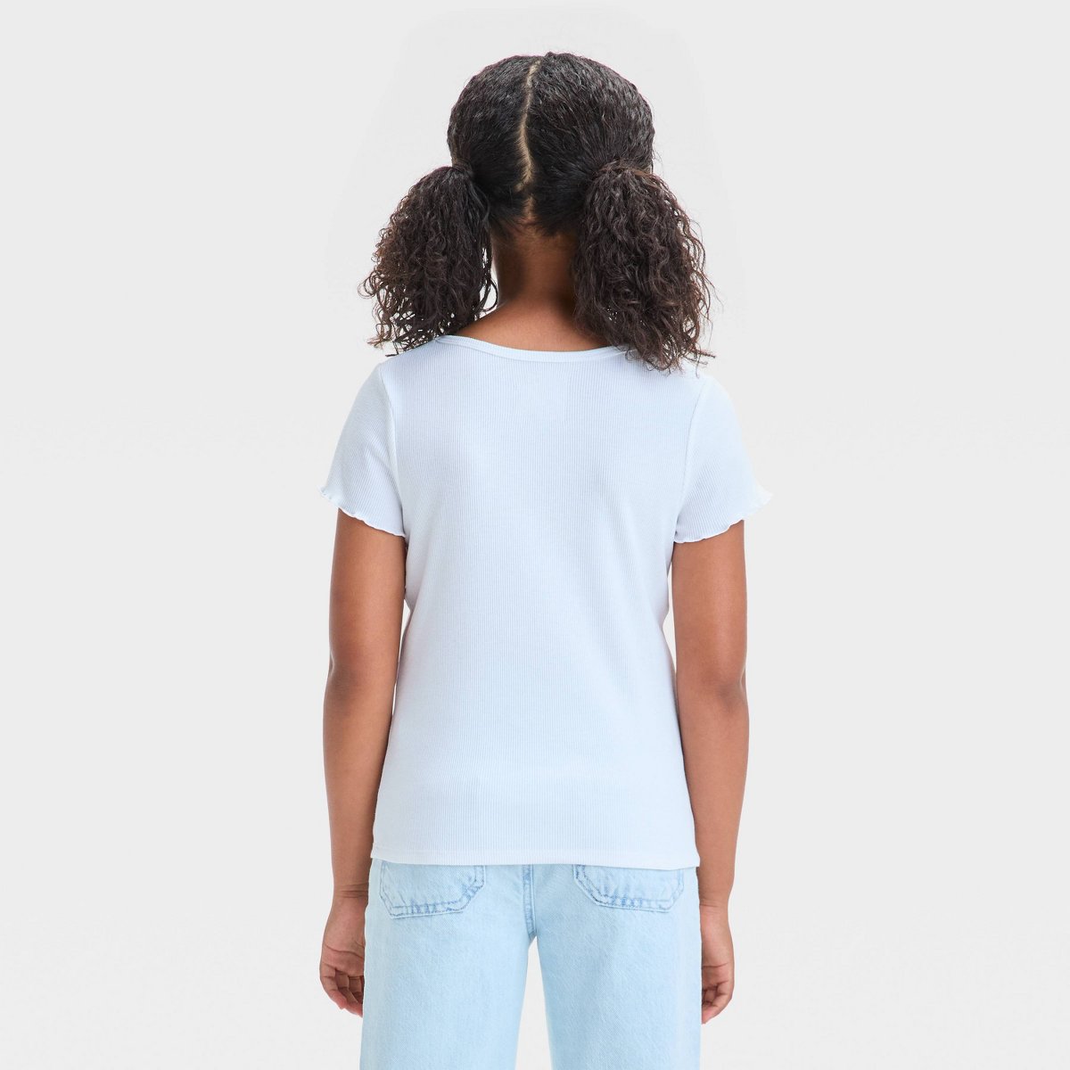 Детские Cat & Jack Girls' Short Sleeve Ribbed T-Shirt - Cat & Jack™ White M: Cotton Blend, Crew Neck, Pullover, Machine Washable — фото 2