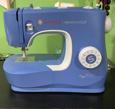 SINGER Haciendo la máquina de coser de corte con 97 aplicaciones de puntada  y kit de accesorios M3330, simple y fácil de usar, perfecta para