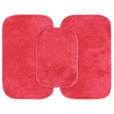 Traditional 34-in x 21-in Chili Pepper Red Nylon Bath Mat Set in