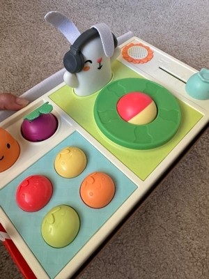  Skip Hop Baby Musical DJ Set Toy with Lights, Songs, Sound  Effects, and Soft Textures, Farmstand Let The Beet Drop DJ Set : Toys &  Games