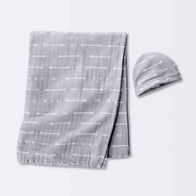 Hospital Muslin Swaddle Baby Blanket and Hat Gift Set - Gray Arrow - 2pk - Cloud Island™