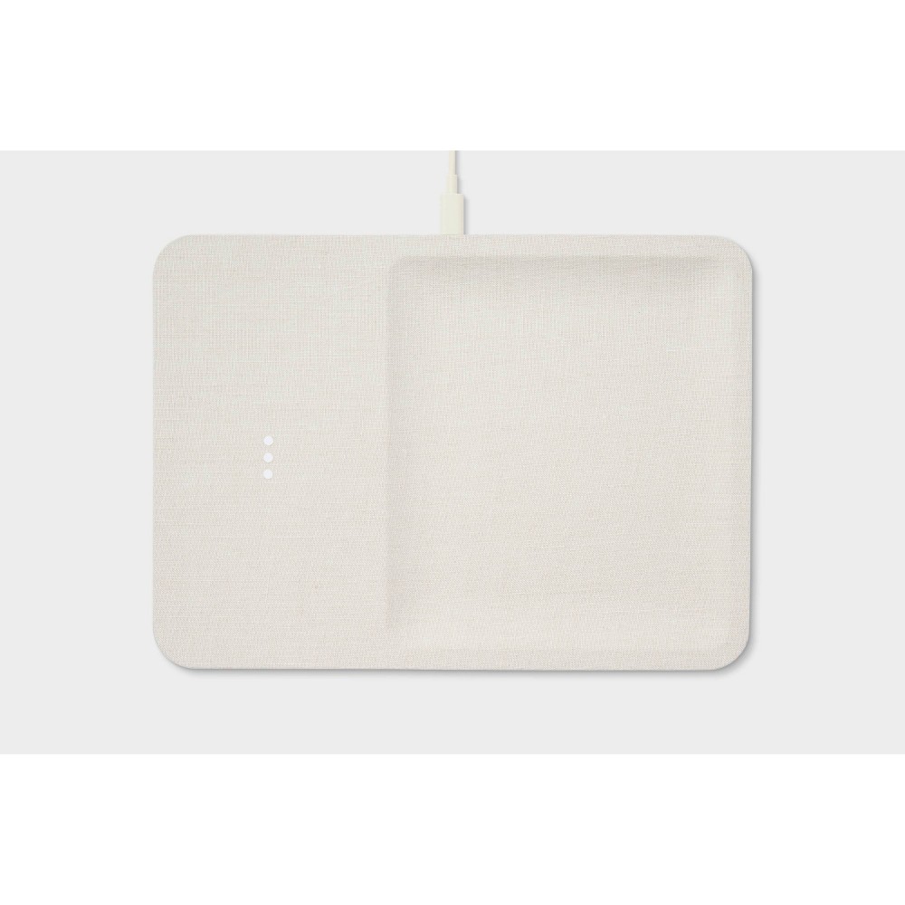 Courant Essentials CATCH:3 Single-Device Wireless Charger with Accessory Tray - Natural