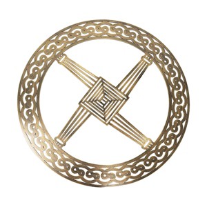 Slickblue Celtic Metal Wall Art – 12" Round Hanging Decor in 8 Irish Designs & 4 Finish Options for Home - 1 of 4