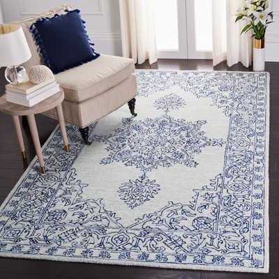 Ivory Elegance Hand-Tufted Wool Rectangular Area Rug, 4' x 6'