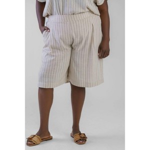 Women's Linen Blend Shorts - Plus - mat fashion - 1 of 4