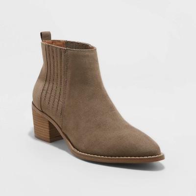 target a new day chelsea boots