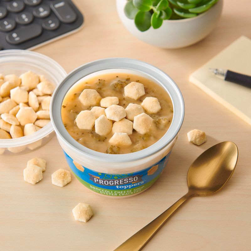 Progresso Toppers Broccoli Cheese Soup with Oyster Crackers - 12.2oz, 3 of 10