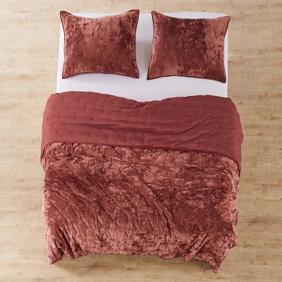 Luxurious King-Sized Reversible Red Velvet Quilt