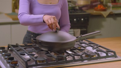 Sage Green 10.5" Aluminum Ceramic Nonstick Pan with Lid