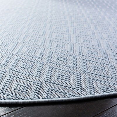 Light Blue Round Synthetic Indoor/Outdoor Area Rug 6'7"