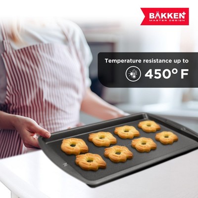 Gray Non-Stick Carbon Steel 3-Piece Cookie Sheet Set