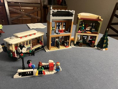 LEGO Christmas Holiday Main Street 10308 - Juego de juguetes de  construcción para niñas y niños a partir de 8 años (1514 piezas), multicolor