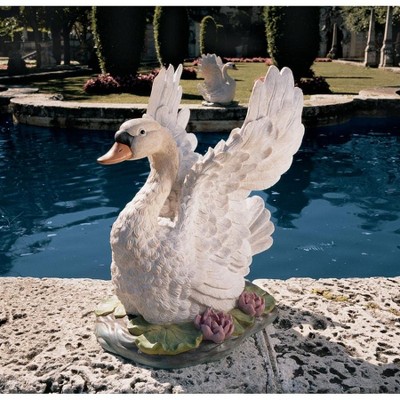 Design Toscano The Majesty Of Swan Lake Sculpture - Multicolored