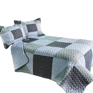Slickblue Full/Queen, Handmade Reversible Quilted Bedspread with Shams, Quilt Set, Floral/Leopard Pattern, 3 Piece - 1 of 4