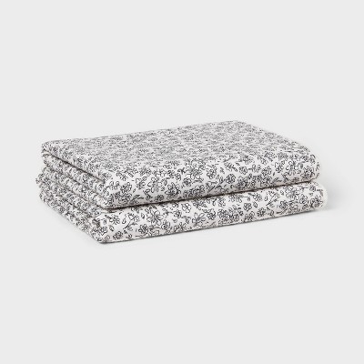 Quick Dry Floral Waffle Towel Black - Room Essentials™