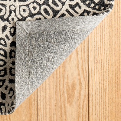 Gray and White Medallion Handmade Wool Rug 3' x 5'