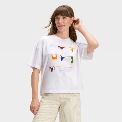 Women's Short Sleeve Boxy Graphic T-Shirt - Universal Thread™
