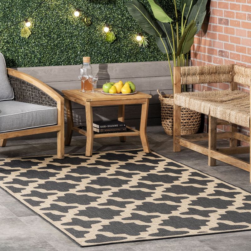 nuLOOM Shiloh Geometric Star Indoor and Outdoor Area Rug, 3 of 11