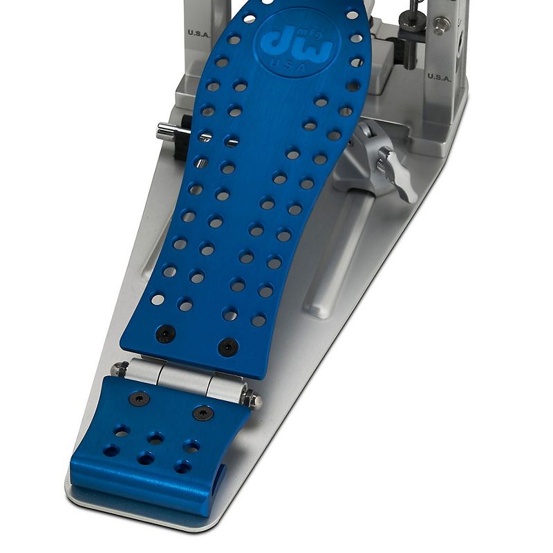 DW Colorboard Machined Chain Drive Single Bass Drum Pedal with Blue Footboard, 4 of 6