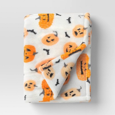 Pumpkins Plush Throw Ivory/orange/black - Hyde and EEK! Boutique™