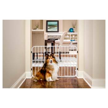 Carlson Expandable Gate with Small Dog Door - White