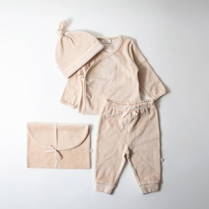 baby styling set❤︎❤︎ beige Picolette by Olivia Culpo Baby 4pc Velour Gift Set - Beige Newborn