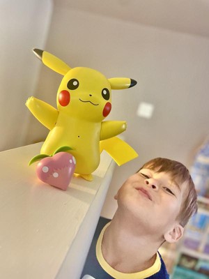  Pokemon Train and Play Deluxe Pikachu - 4.5-Inch Pikachu Figure  with Lights, Sounds, and Moving Limbs Plus Interactive Accessories : Toys &  Games