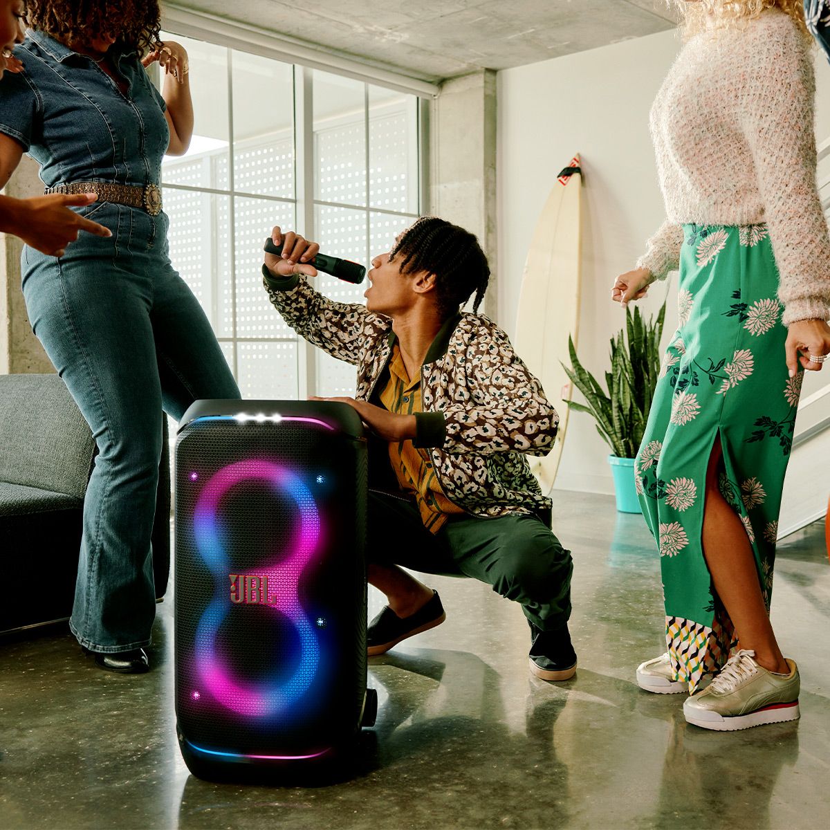 JBL PartyBox 330 Portable Party Speaker Bundle with Wireless Microphone System - thumbnail 6