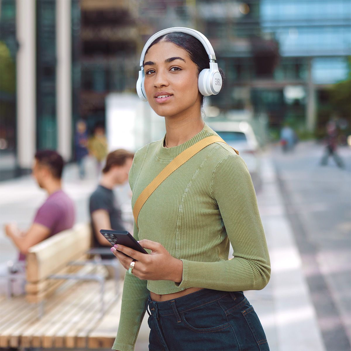 JBL Live 670NC Wireless On-Ear Adaptive Noise Cancelling Headphones (White) - thumbnail 6