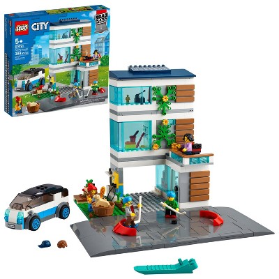 Photo 1 of **MISSING PIECES** LEGO City Family House Building Kit 60291