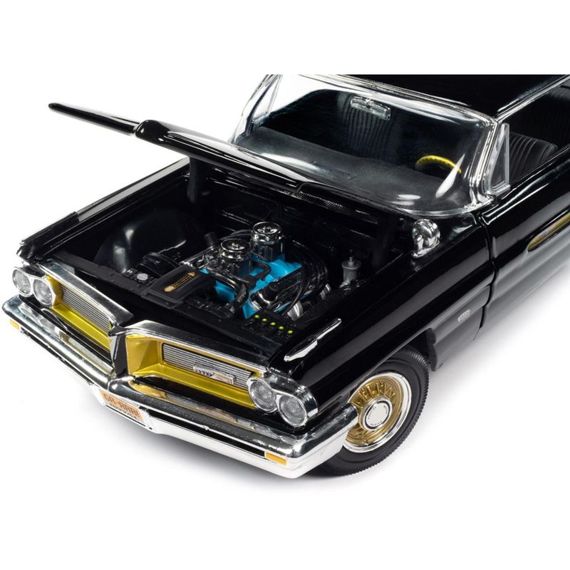1962 Pontiac Grand Prix "Fireball Roberts Edition" Starlight Black with Gold Stripes 1/18 Diecast Model Car by Auto World, 3 of 7