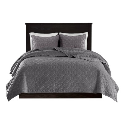 Gracie Mills Gayle 3-Piece Casual Geometric Velvet Quilt Set