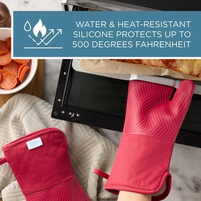 Red Basketweave Soft Silicone Oven Mitt 2-Pack Set