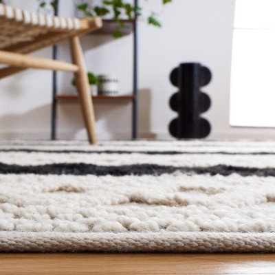 Artisan Beach House Black Hand-Tufted Wool Square Rug