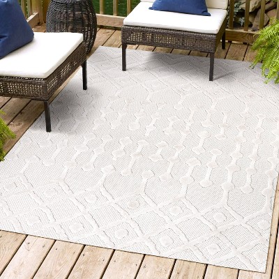 Ivory Diamond 4' x 6' Handmade Synthetic Indoor/Outdoor Rug