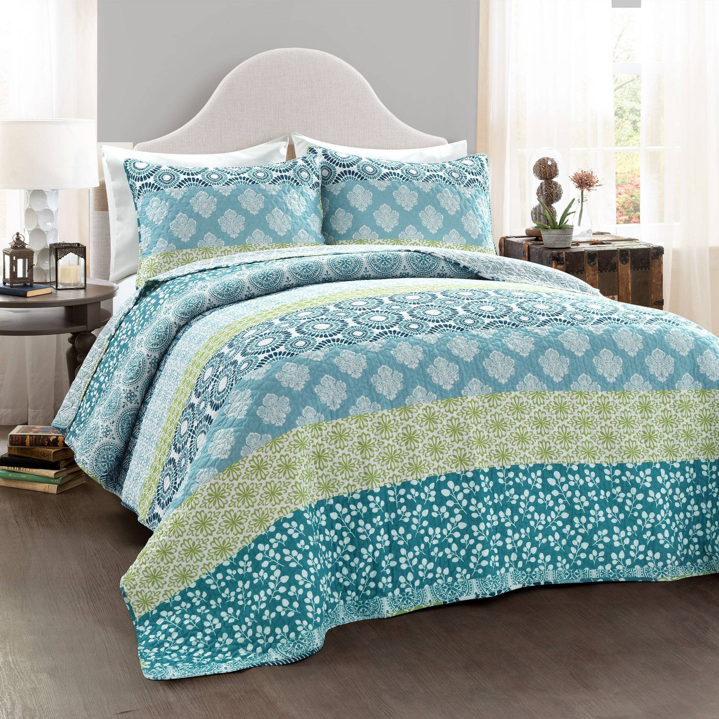 Постельное бельё Lush Decor 3pc Full/Queen Bohemian Striped Reversible Oversized Quilt Bedding Set Blue/Green - Lush Décor, цвет: Полосатый — фото 2