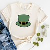 Simply Sage Market Leprechaun Hat Short Sleeve Tee - M - Cream - 3 of 4