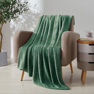 Kate Aurora Ultra Plush Contemporary Geometric Hypoellergenic Accent Throw Blanket - 50 in. W x 60 in. L - 1 of 1