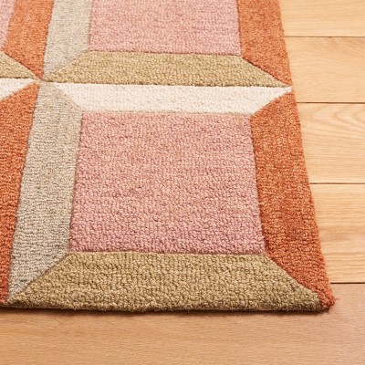 Handmade Pink and Beige Geometric Wool Area Rug, 5' x 8'